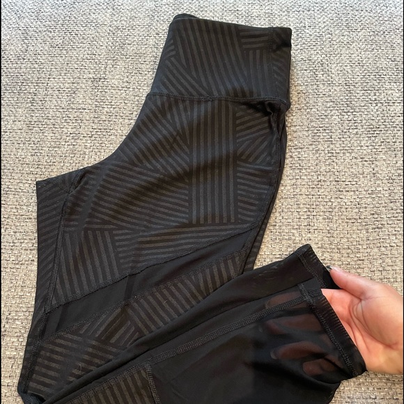Old Navy Active leggings, size Large - Picture 2 of 4